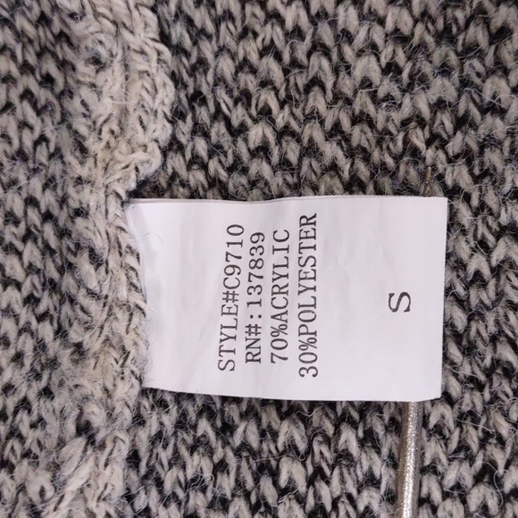 Debut Southwestern Aztec Pattern Cardigan Sweater - Picture 8 of 8